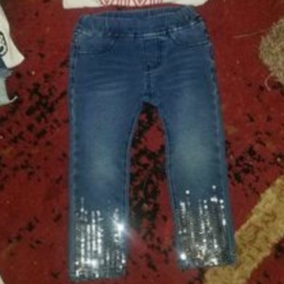 2T XOXO Sweatshirt, T Shirt and Stretchy Jeans - Picture 3 of 3